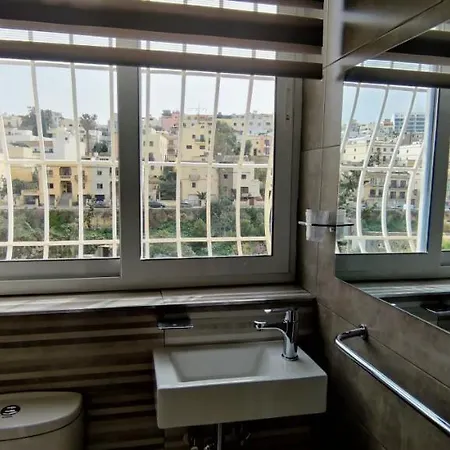 Gasthuis Arjuza - Private Self Catering Bedrooms With Bathroom Is-Swieqi
