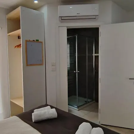 Arjuza - Private Self Catering Bedrooms With Bathroom