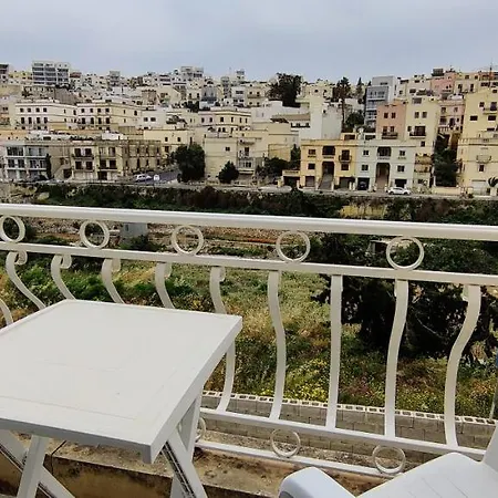 Arjuza - Private Self Catering Bedrooms With Bathroom * Is-Swieqi