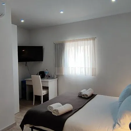 Arjuza - Private Self Catering Bedrooms With Bathroom Is-Swieqi