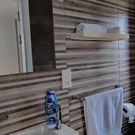 Arjuza - Private Self Catering Bedrooms With Bathroom Gasthuis *