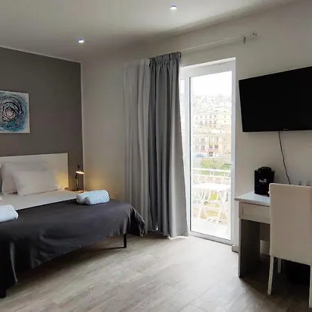 Arjuza - Private Self Catering Bedrooms With Bathroom