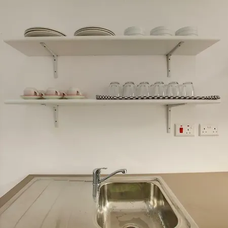 Arjuza - Private Self Catering Bedrooms With Bathroom * Is-Swieqi