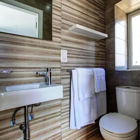 Arjuza - Private Self Catering Bedrooms With Bathroom Casa de hóspedes *