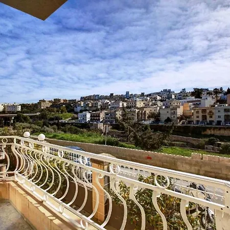 Arjuza - Private Self Catering Bedrooms With Bathroom Is-Swieqi