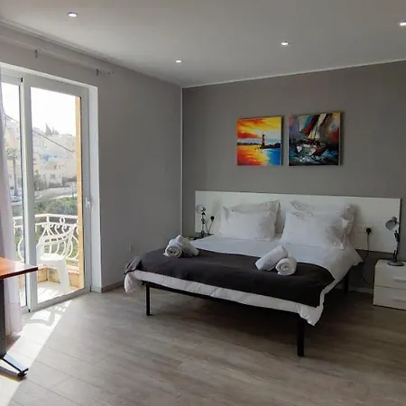 Arjuza - Private Self Catering Bedrooms With Bathroom Is-Swieqi
