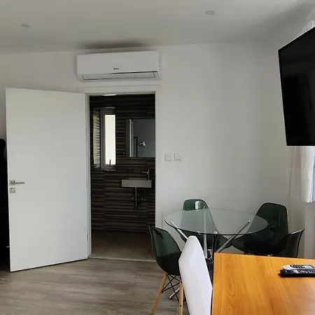 Arjuza - Private Self Catering Bedrooms With Bathroom Casa de hóspedes