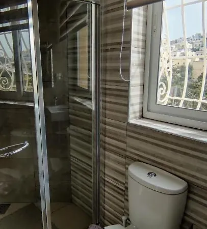 Arjuza - Private Self Catering Bedrooms With Bathroom Casa de hóspedes Is-Swieqi