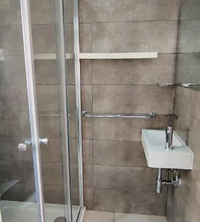 Arjuza - Private Self Catering Bedrooms With Bathroom Casa de hóspedes *