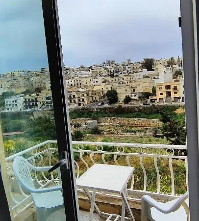 Arjuza - Private Self Catering Bedrooms With Bathroom Is-Swieqi