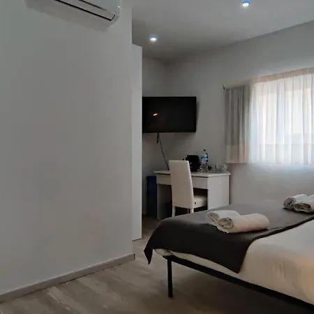 Arjuza - Private Self Catering Bedrooms With Bathroom Maison d'hôtes Is-Swieqi