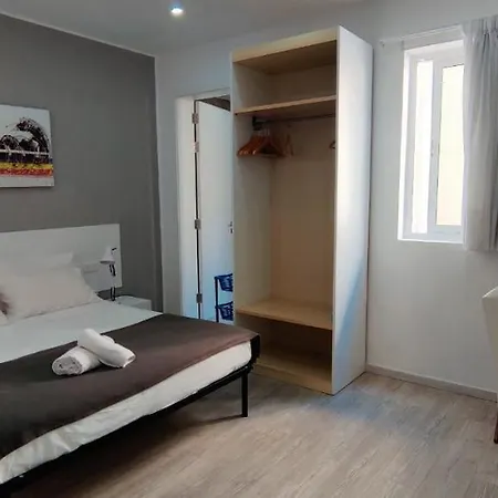 Arjuza - Private Self Catering Bedrooms With Bathroom * Is-Swieqi