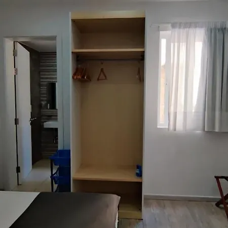 Arjuza - Private Self Catering Bedrooms With Bathroom * Is-Swieqi
