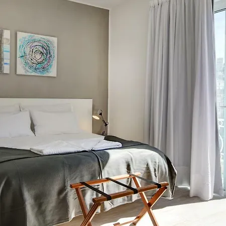 Maison d'hôtes Arjuza - Private Self Catering Bedrooms With Bathroom *