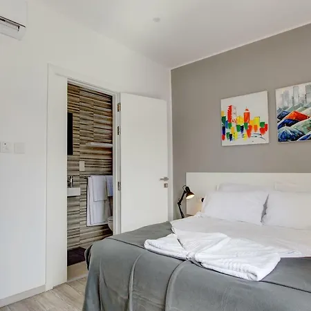 Arjuza - Private Self Catering Bedrooms With Bathroom * Is-Swieqi