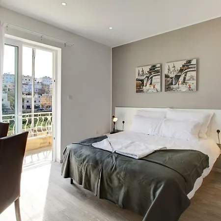 Arjuza - Private Self Catering Bedrooms With Bathroom Casa de hóspedes *
